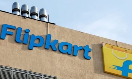 E-Retailers Amazon and Flipkart are at Loggerheads with the Regulatory Authorities